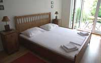King size bed in studio S3 Oleandar